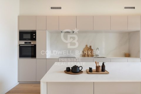 Apartamento de 4 dormitorios en venta en Barcelona, Cataluña, Spain № 5520 - foto 4