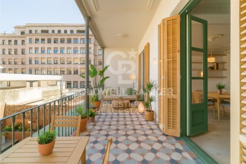 Apartamento de 4 dormitorios en venta en Barcelona, Cataluña, Spain № 5520
