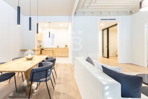 3 bedrooms apartment for sale in Barcelona, Catalonia, Spain № 5521 - photo 4