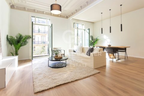 Apartamento de 3 dormitorios en venta en Barcelona, Cataluña, Spain № 5521