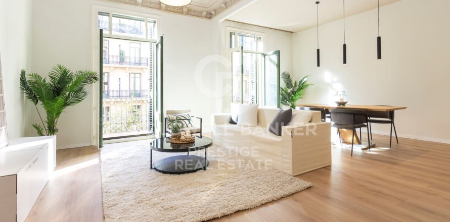 3 bedrooms apartment for sale in Barcelona, Catalonia, Spain № 5521