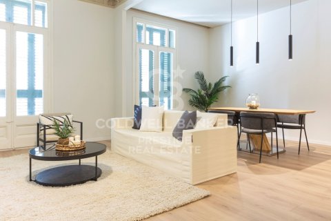 3 bedrooms apartment for sale in Barcelona, Catalonia, Spain № 5521 - photo 2