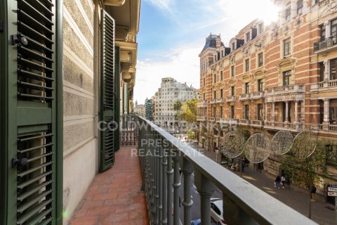 3 bedrooms apartment for sale in Barcelona, Catalonia, Spain № 5521 - photo 3