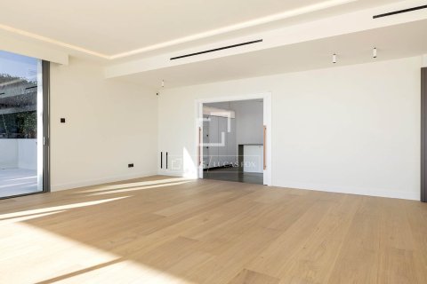 Villa de 8 dormitorios en venta en Barcelona, Cataluña, Spain № 3735 - foto 12