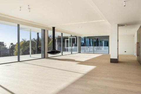 Villa de 8 dormitorios en venta en Barcelona, Cataluña, Spain № 3735 - foto 9