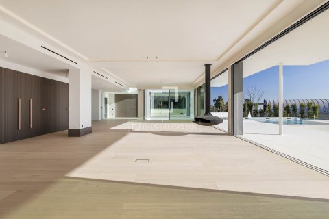 Villa de 8 dormitorios en venta en Barcelona, Cataluña, Spain № 3735 - foto 6