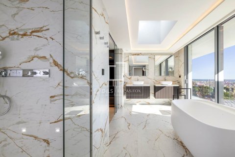 Villa de 8 dormitorios en venta en Barcelona, Cataluña, Spain № 3735 - foto 30