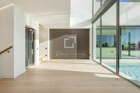 Villa de 8 dormitorios en venta en Barcelona, Cataluña, Spain № 3735 - foto 17