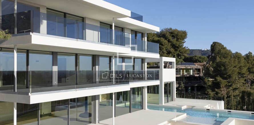 Villa de 8 dormitorios en venta en Barcelona, Cataluña, Spain № 3735