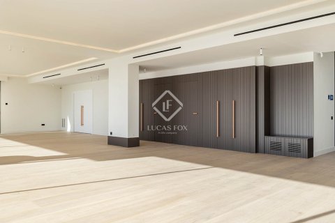 Villa de 8 dormitorios en venta en Barcelona, Cataluña, Spain № 3735 - foto 10