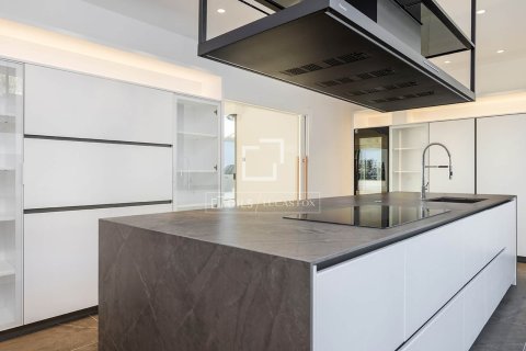 Villa de 8 dormitorios en venta en Barcelona, Cataluña, Spain № 3735 - foto 15