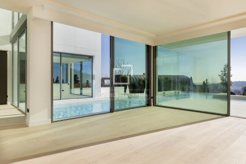 Villa de 8 dormitorios en venta en Barcelona, Cataluña, Spain № 3735 - foto 8