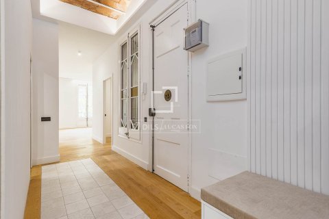 Купить квартиру в Барселона, Испания с 4 спальни, 140м², № 3733 - фото 12