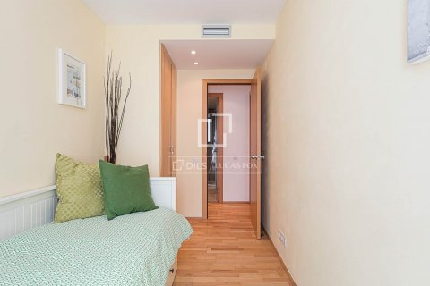 Apartamento de 3 dormitorios en venta en Barcelona, Cataluña, Spain № 8636 - foto 26