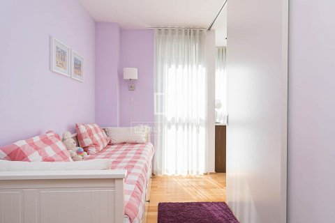 Apartamento de 3 dormitorios en venta en Barcelona, Cataluña, Spain № 8636 - foto 22