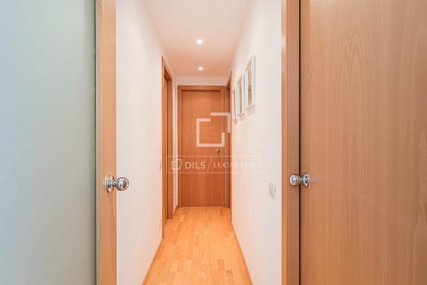 Apartamento de 3 dormitorios en venta en Barcelona, Cataluña, Spain № 8636 - foto 19