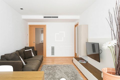 Apartamento de 3 dormitorios en venta en Barcelona, Cataluña, Spain № 8636 - foto 16