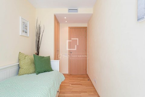 Apartamento de 3 dormitorios en venta en Barcelona, Cataluña, Spain № 8636 - foto 27