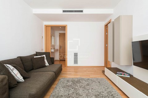 Apartamento de 3 dormitorios en venta en Barcelona, Cataluña, Spain № 8636 - foto 18