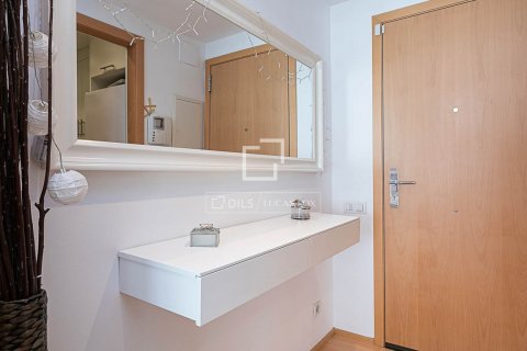 Apartamento de 3 dormitorios en venta en Barcelona, Cataluña, Spain № 8636 - foto 6