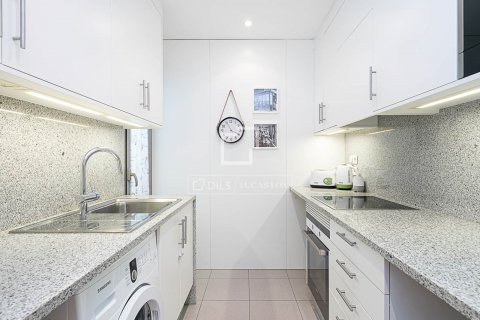Apartamento de 3 dormitorios en venta en Barcelona, Cataluña, Spain № 8636 - foto 8
