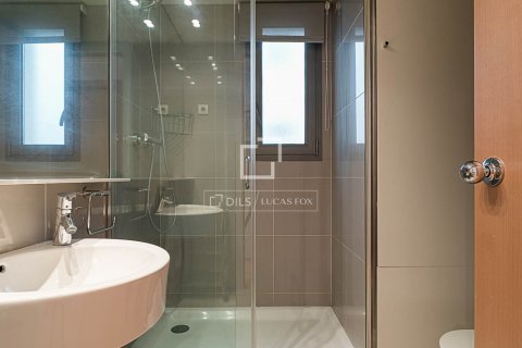 Apartamento de 3 dormitorios en venta en Barcelona, Cataluña, Spain № 8636 - foto 28