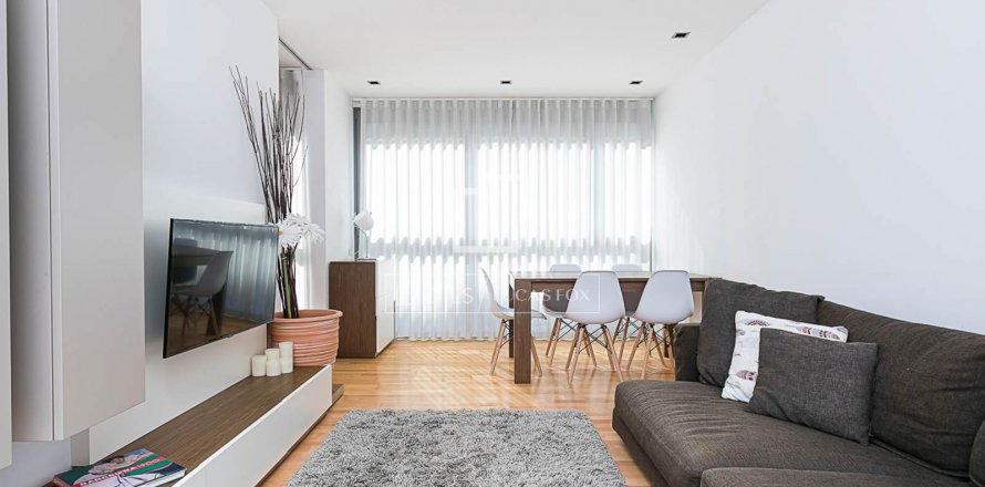 Apartamento de 3 dormitorios en venta en Barcelona, Cataluña, Spain № 8636