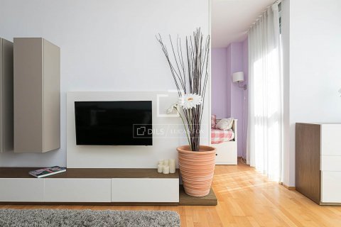Apartamento de 3 dormitorios en venta en Barcelona, Cataluña, Spain № 8636 - foto 12