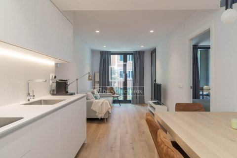 Apartamento de 2 dormitorios en alquiler en Barcelona, Cataluña, Spain № 8634 - foto 2