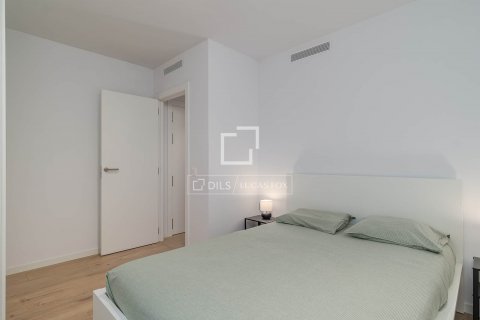 Apartamento de 2 dormitorios en alquiler en Barcelona, Cataluña, Spain № 8634 - foto 19