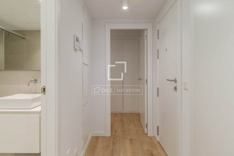 Apartamento de 2 dormitorios en alquiler en Barcelona, Cataluña, Spain № 8634 - foto 14