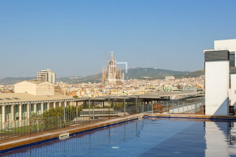 Apartamento de 4 dormitorios en alquiler en Barcelona, Cataluña, Spain № 8637