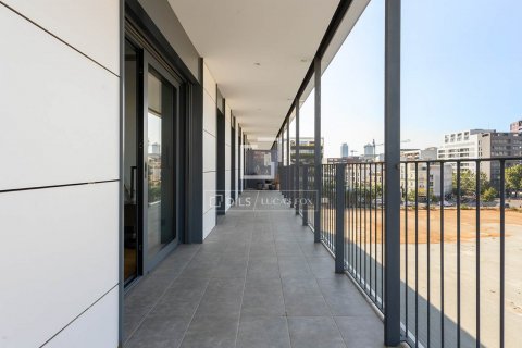 Apartamento de 4 dormitorios en alquiler en Barcelona, Cataluña, Spain № 8637 - foto 5