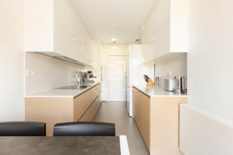 Apartamento de 4 dormitorios en alquiler en Barcelona, Cataluña, Spain № 8637 - foto 12