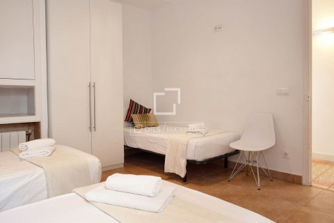 Apartamento de 7 dormitorios en venta en Barcelona, Cataluña, Spain № 8632 - foto 18