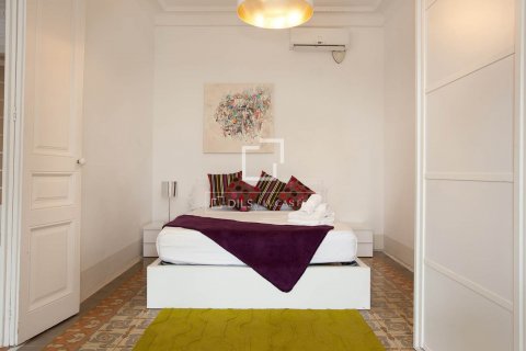 Apartamento de 7 dormitorios en venta en Barcelona, Cataluña, Spain № 8632 - foto 12