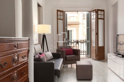 Apartamento de 7 dormitorios en venta en Barcelona, Cataluña, Spain № 8632 - foto 27