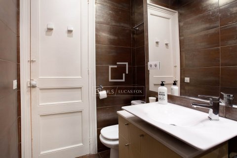 Apartamento de 7 dormitorios en venta en Barcelona, Cataluña, Spain № 8632 - foto 21