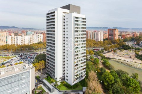 Apartamento de 2 dormitorios en venta en Barcelona, Cataluña, Spain № 8633 - foto 11