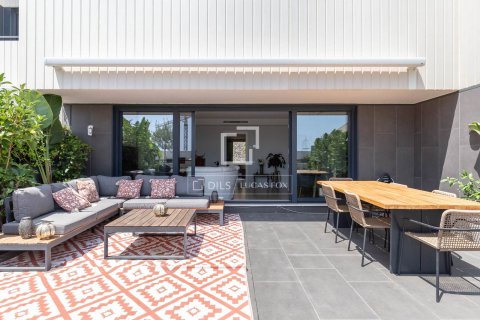 Villa de 5 dormitorios en alquiler en Esplugues de Llobregat, Barcelona, Cataluña, Spain № 8635