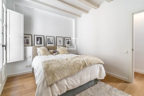 Apartamento de 3 dormitorios en venta en Barcelona, Cataluña, Spain № 8555 - foto 23