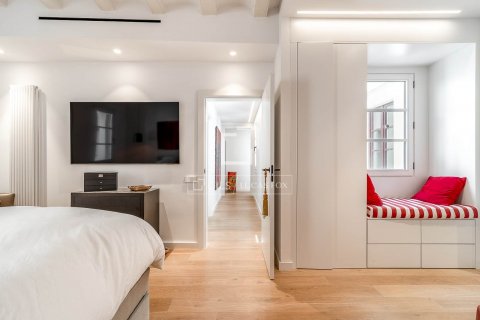 Apartamento de 3 dormitorios en venta en Barcelona, Cataluña, Spain № 8555 - foto 27