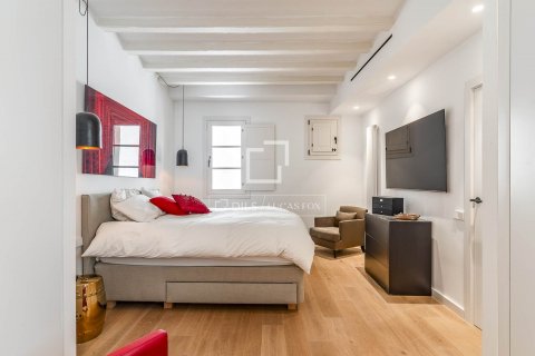 Apartamento de 3 dormitorios en venta en Barcelona, Cataluña, Spain № 8555 - foto 8
