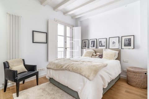 Apartamento de 3 dormitorios en venta en Barcelona, Cataluña, Spain № 8555 - foto 9