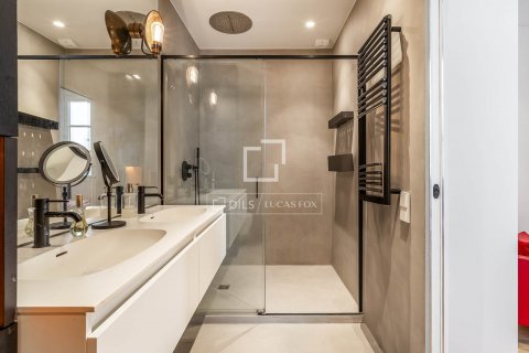 Apartamento de 3 dormitorios en venta en Barcelona, Cataluña, Spain № 8555 - foto 30