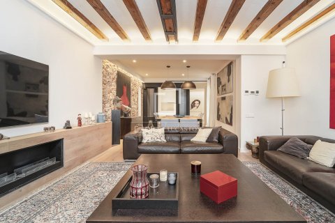 Apartamento de 3 dormitorios en venta en Barcelona, Cataluña, Spain № 8555 - foto 6