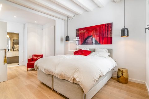 Apartamento de 3 dormitorios en venta en Barcelona, Cataluña, Spain № 8555 - foto 10