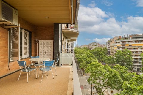 Купить квартиру в Барселона, Испания с 4 спальни, 160м², № 8553 - фото 4