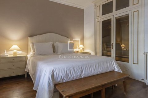 Купить квартиру в Барселона, Испания с 2 спальни, 116м², № 8558 - фото 17