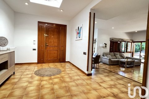 Сasa de 4 dormitorios en venta en Vilanova i la Geltrú, Barcelona, Cataluña, Spain № 5050 - foto 8